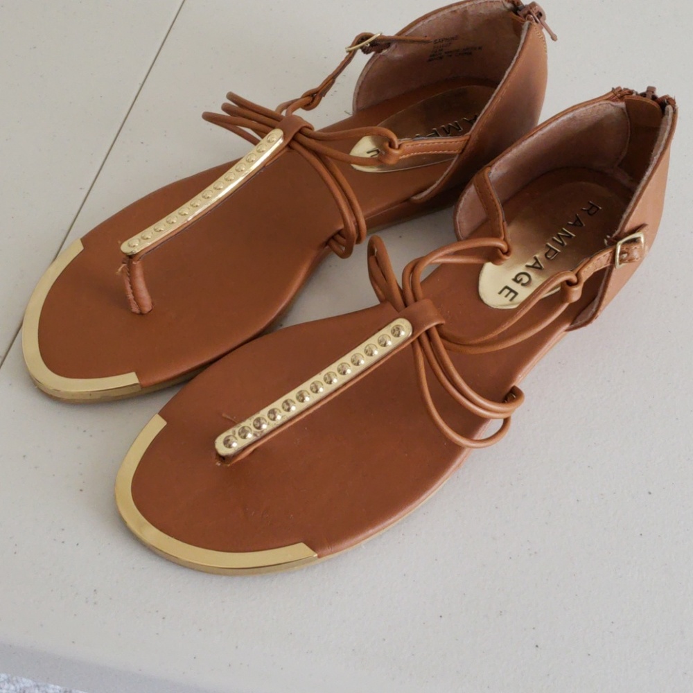 Shoes - Picture 3 of 4